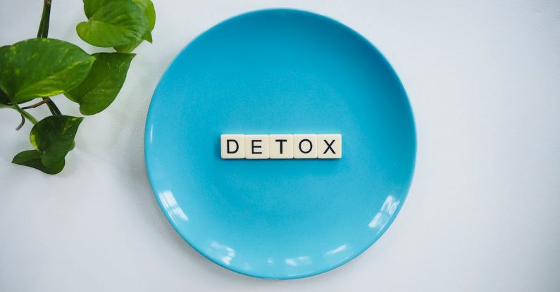 Detox - Detox Text on Round Blue Plate